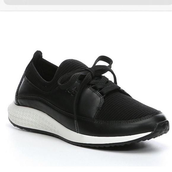 Like new Nurture black leather comfort sneakers - Picture 2 of 12